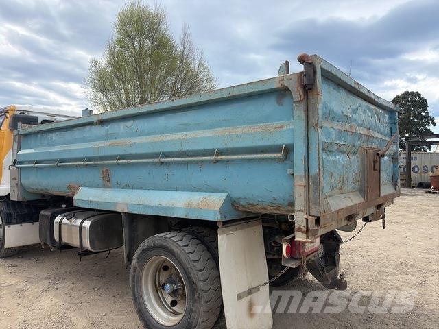 Nissan UD PK242 Грузовики-Самосвалы
