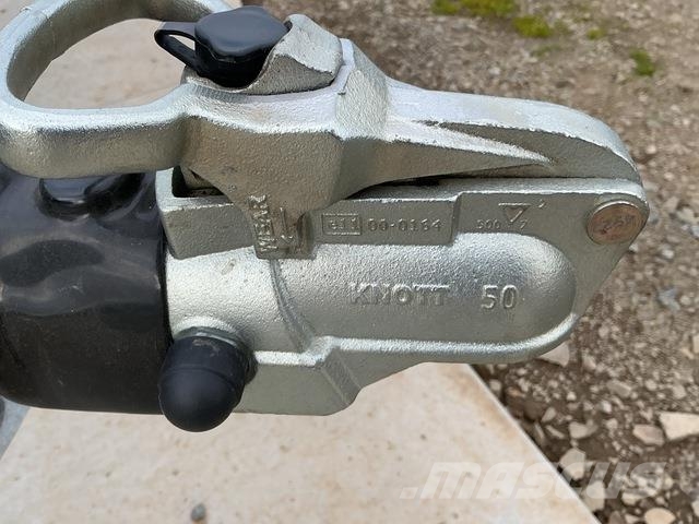 Nugent  Autonkuljetusperävaunut