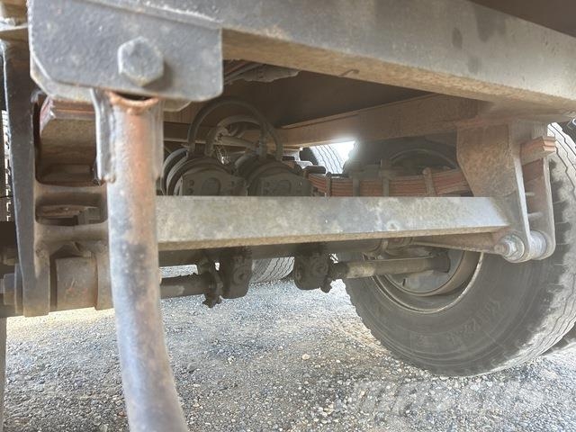  Ophee 自卸半挂车