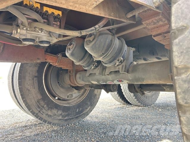  Ophee 自卸半挂车