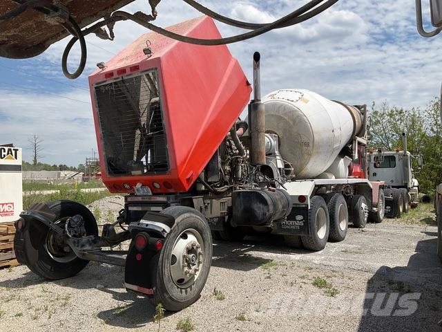 Oshkosh Вантажівки / спеціальні