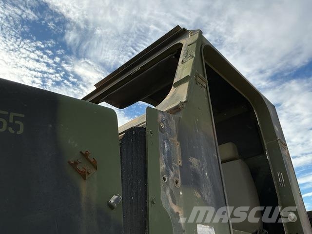 Oshkosh AMK25 MTVR ボックスボディー、ウイング、箱車