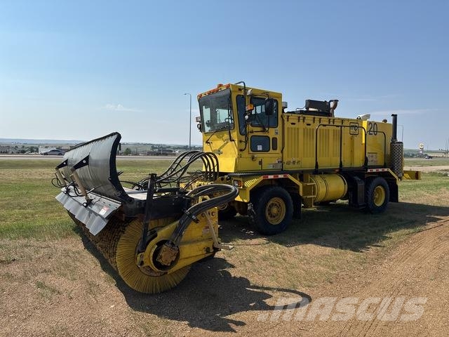 Oshkosh HB-2723 道路清扫车