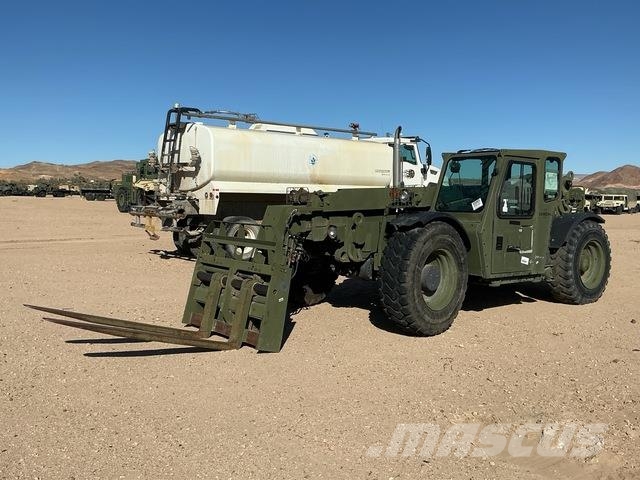 Oshkosh MMV 3 伸縮臂操作車