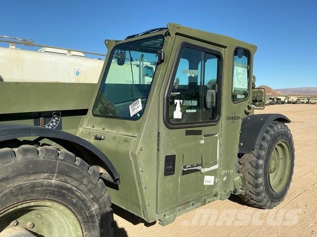 Oshkosh MMV 3 伸縮臂操作車