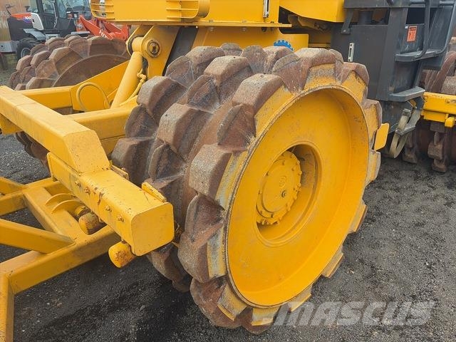 Pacific CC20 Kompaktorji tal
