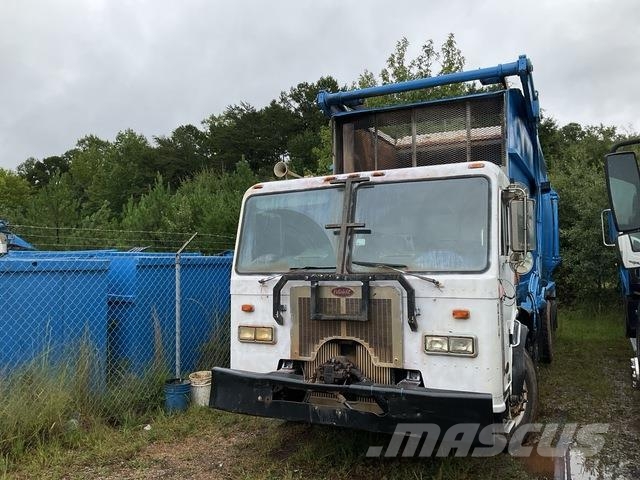 Peterbilt 320 شاحنات المخلفات
