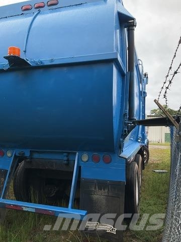 Peterbilt 320 Waste trucks
