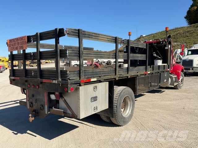 Peterbilt 335 Caminhões de mesa/dropside
