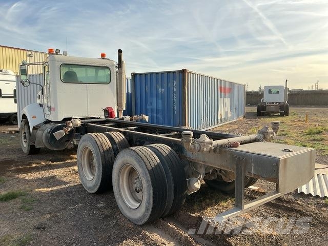 Peterbilt 348 Cabinas