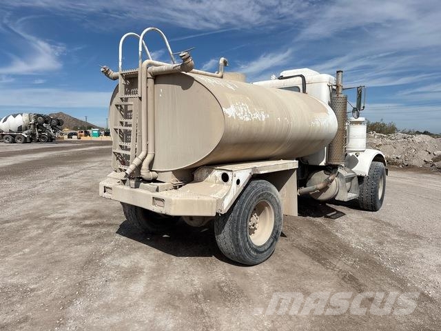 Peterbilt 348 Auto-tanques