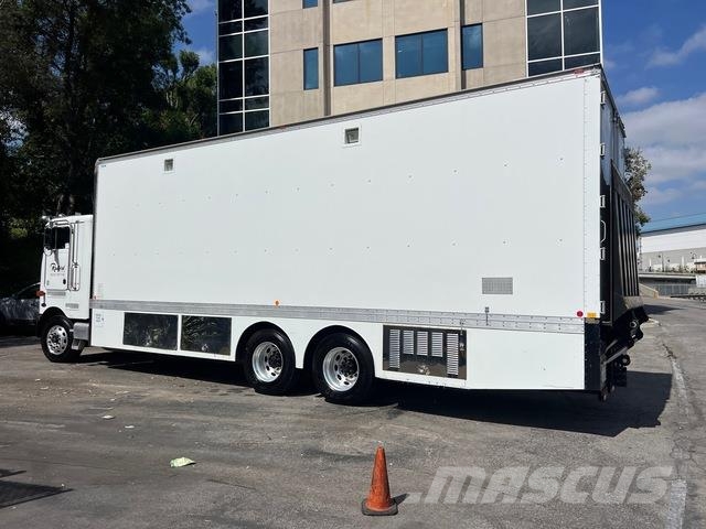 Peterbilt 362 Sunkvežimiai su dengtu kėbulu