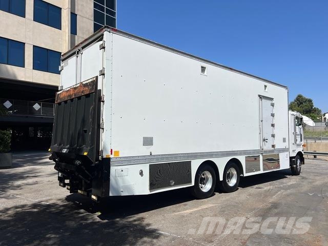 Peterbilt 362 Sunkvežimiai su dengtu kėbulu