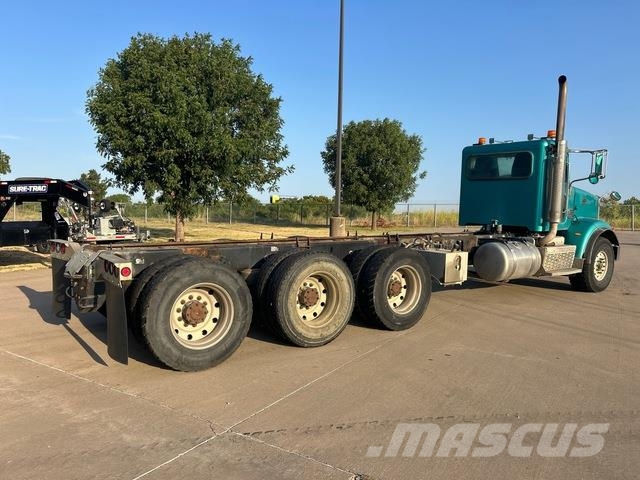 Peterbilt 365 Cabins and interior