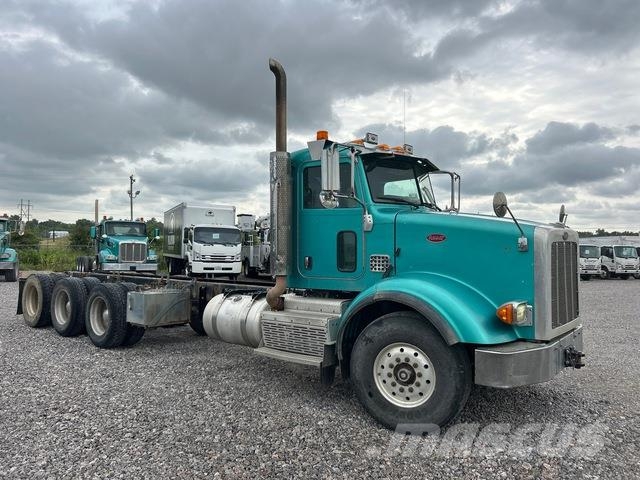 Peterbilt 365 كابينة والداخلية