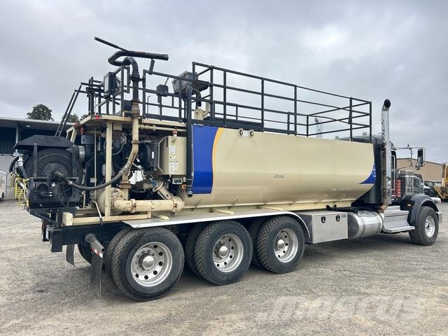 Peterbilt 367 Other farming machines