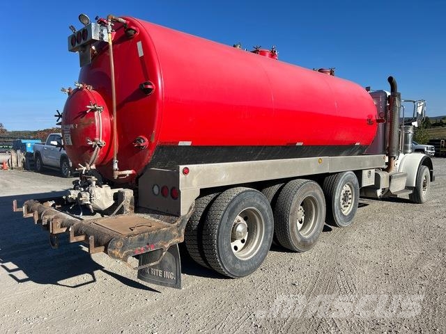 Peterbilt 367 Sewage disposal Trucks