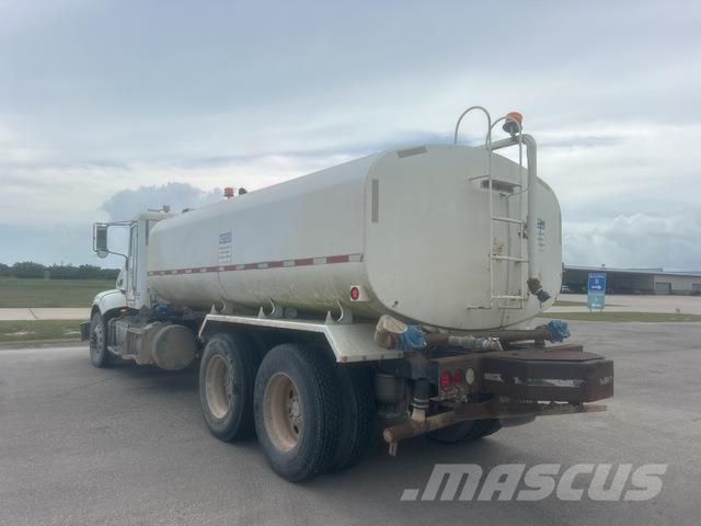 Peterbilt 384 Vandens sunkvežimiai