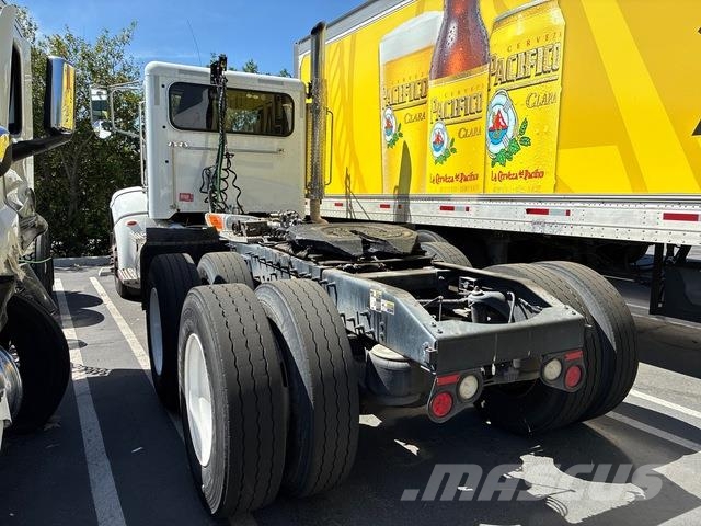 Peterbilt 384 Traktorske jedinice