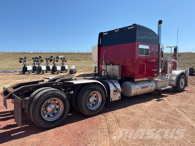 Peterbilt 389 Prime Movers