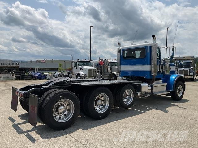Peterbilt 389 Prime Movers