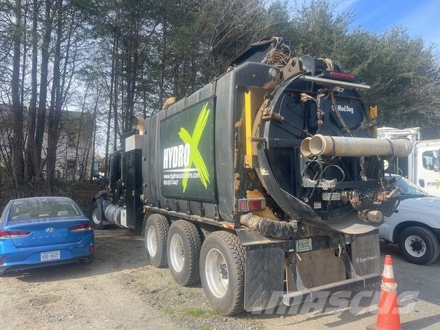 Peterbilt 567 Raupenbagger