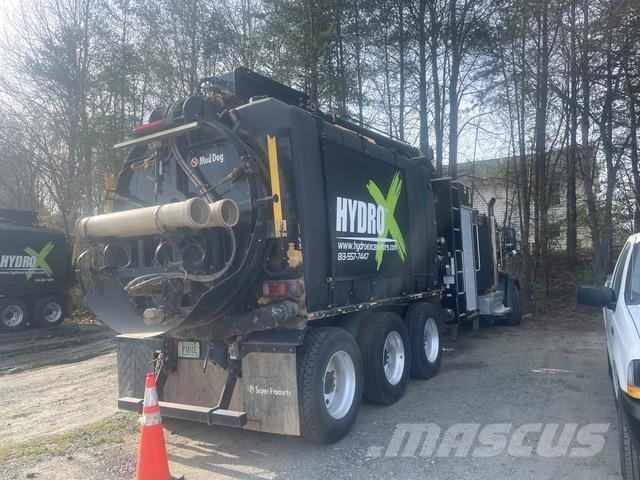 Peterbilt 567 Raupenbagger