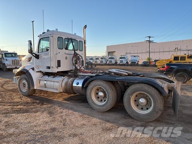 Peterbilt 567 Camiones tractor