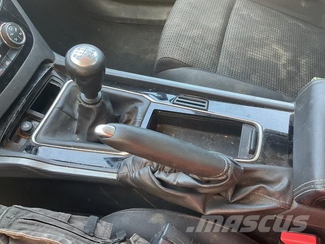 Peugeot 508 سيارات