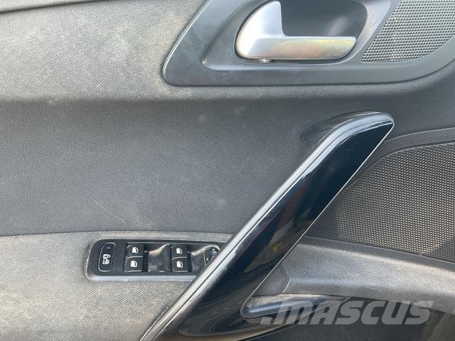 Peugeot 508 سيارات