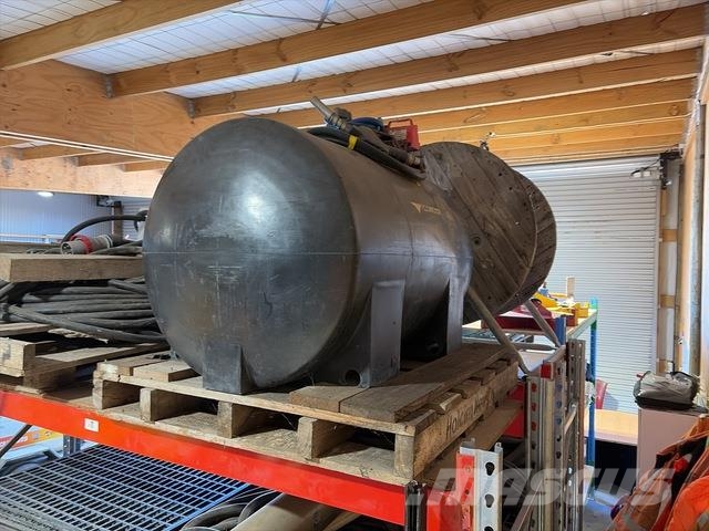  Poly Diesel Fuel Tank صهاريج الوقود والصهاريج الإضافية
