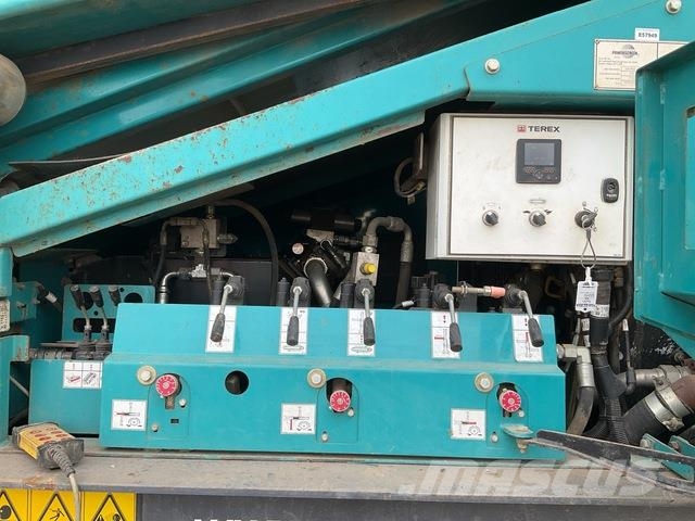 Powerscreen 1400X Screeners