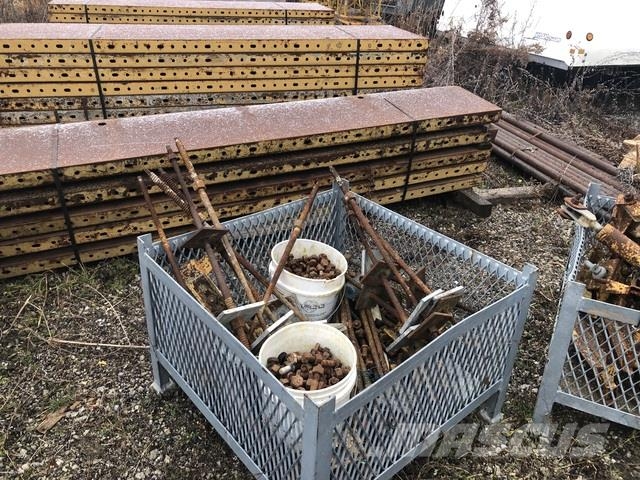  Qty of Efco Concrete Forms Otros