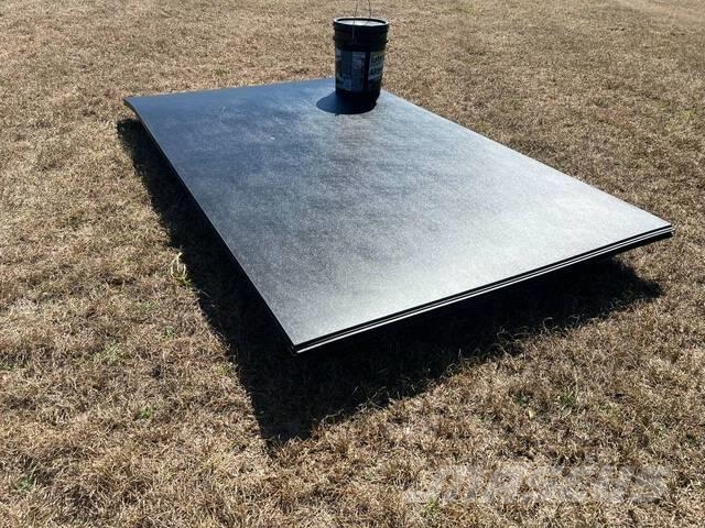 Quantity of (10) Starboard 4.5 ft x 8 ft Plastic S Maszyny budowlane - Inne