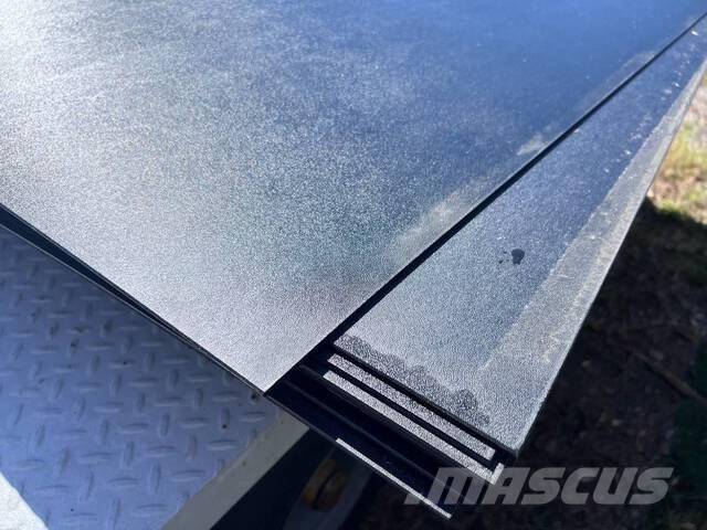 Quantity of (10) Starboard 4.5 ft x 8 ft Plastic S Maszyny budowlane - Inne