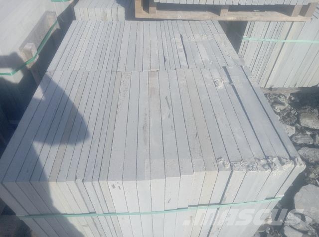  Quantity of (14) Blue Landscaping Paver Stones Lauksaimniecība- Citi