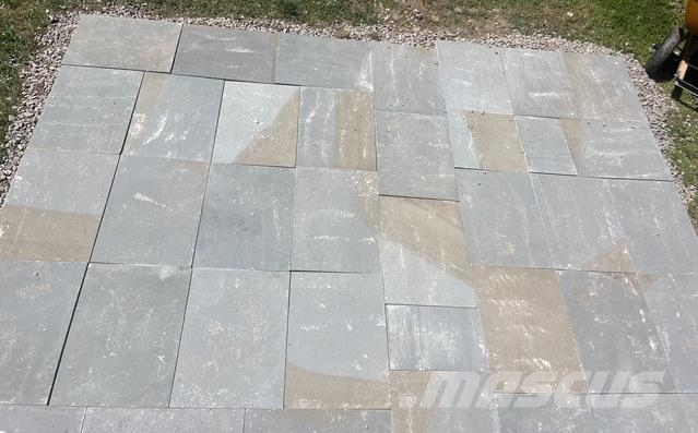 Quantity of (14) Blue Landscaping Paver Stones Lauksaimniecība- Citi