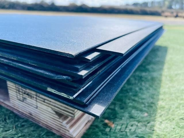 Quantity of (15) Starboard 4.5 ft x 8 ft Plastic S Maszyny budowlane - Inne