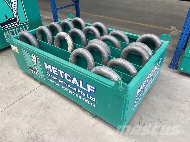 Quantity of (19) 85t Bow Shackle Other