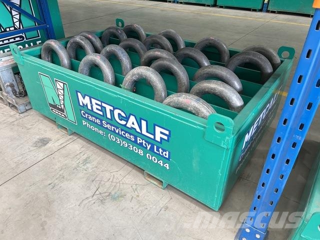 Quantity of (19) 85t Bow Shackle Other