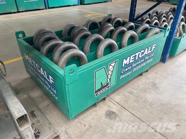 Quantity of (19) 85t Bow Shackle Other