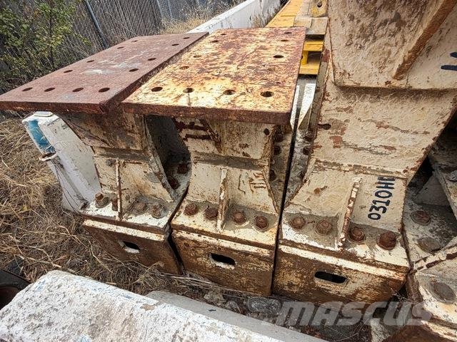  Quantity of 2 ft SD Arch Spreader Box Extensions Gradbeništvo - drugo