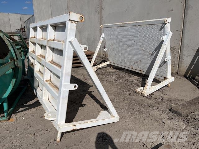  Quantity of (2) Heavy Rated Trailer Headboards معدات البناء - غير ذلك