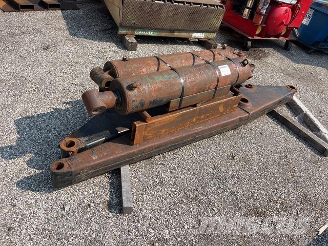 Quantity of (2) Hydraulic Lugger Lift Arms And Cyl Other components
