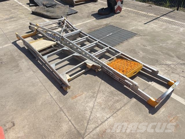  Quantity of (2) Ladder معدات البناء - غير ذلك