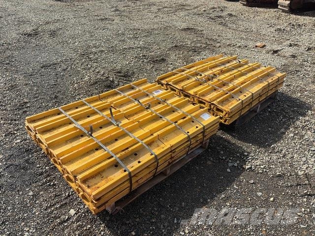 Quantity of (2) Pallets of 700 mm Double Grouser P Transport - Anderen