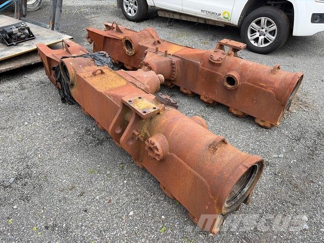 Quantity of (2) Track Frames - Fits Cat D6 Anlegg - Annet
