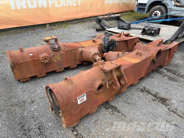 Quantity of (2) Track Frames - Fits Cat D6 Anlegg - Annet