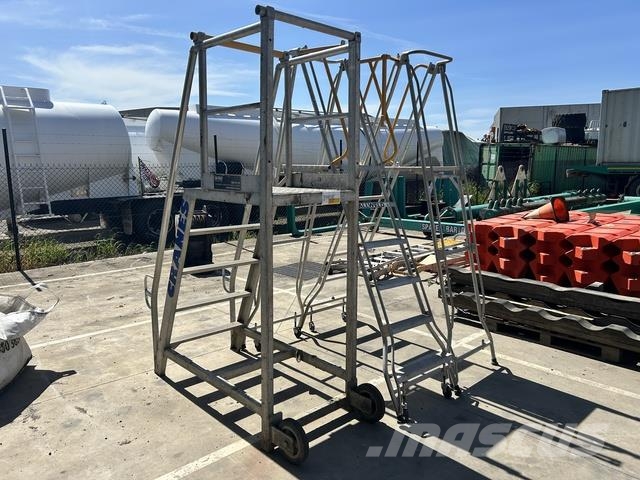  Quantity of (3) Access Platform Ladder Sonstige Baumaschinen
