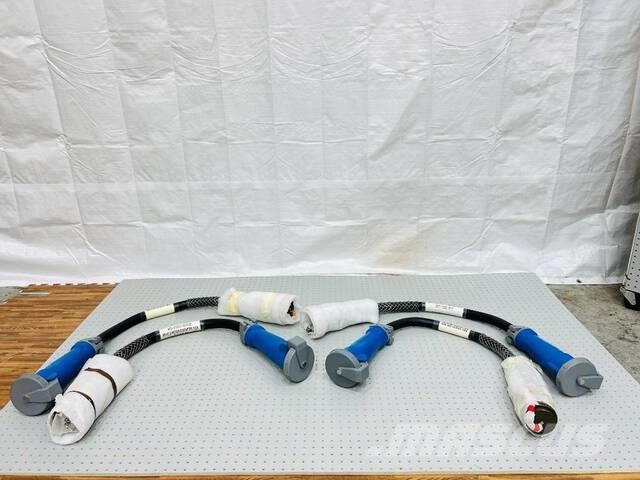 Quantity of (4) 100 Amp MIL TO F/M Hubble Adapters 건설 장비 - 기타